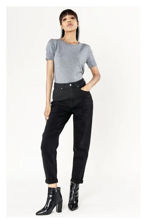 Nina Carter P502 mom fit